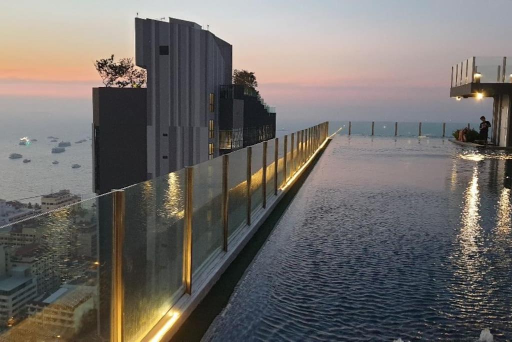 The Base Central Pattaya Quiet King-Bed With Infinity Pool & Free Netflix Εξωτερικό φωτογραφία