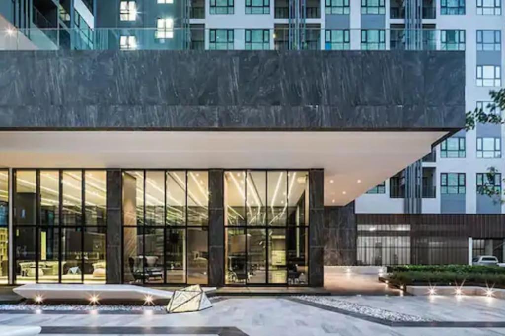 The Base Central Pattaya Quiet King-Bed With Infinity Pool & Free Netflix Εξωτερικό φωτογραφία