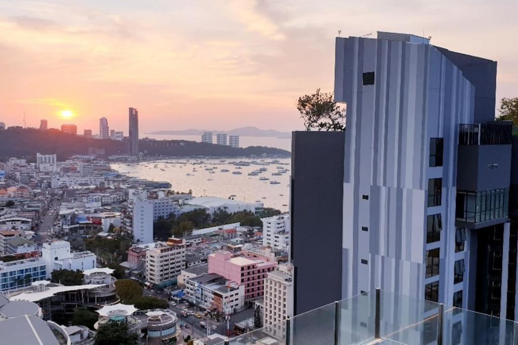 The Base Central Pattaya Quiet King-Bed With Infinity Pool & Free Netflix Εξωτερικό φωτογραφία
