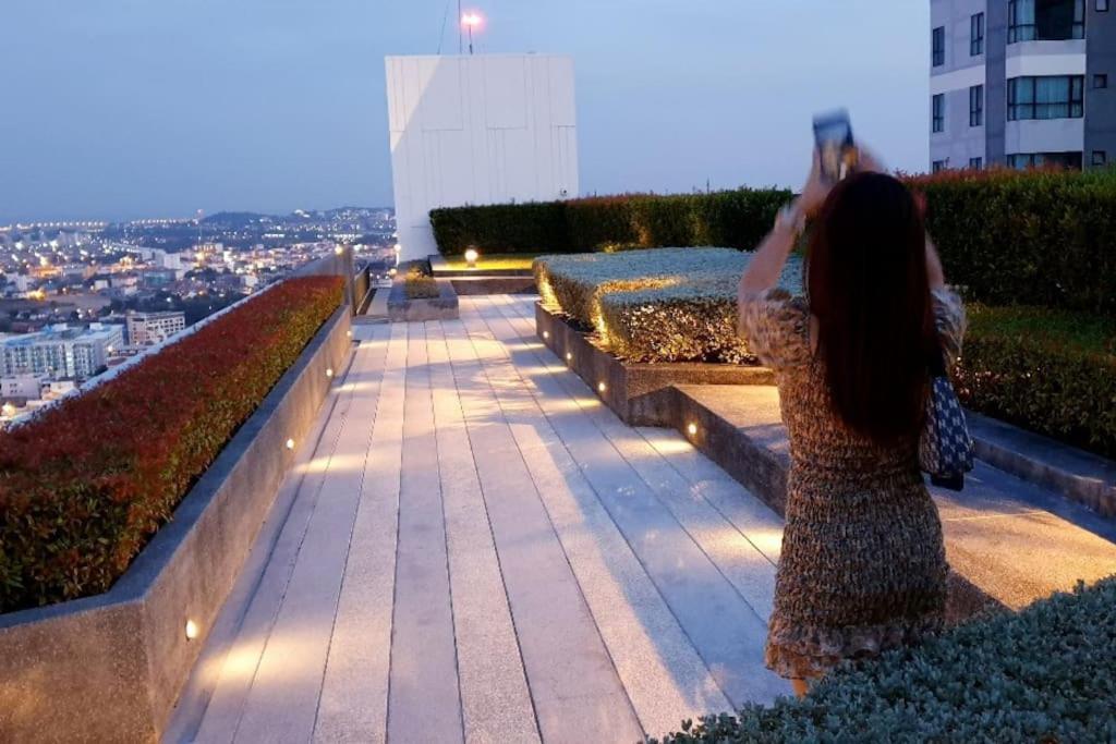 The Base Central Pattaya Quiet King-Bed With Infinity Pool & Free Netflix Εξωτερικό φωτογραφία
